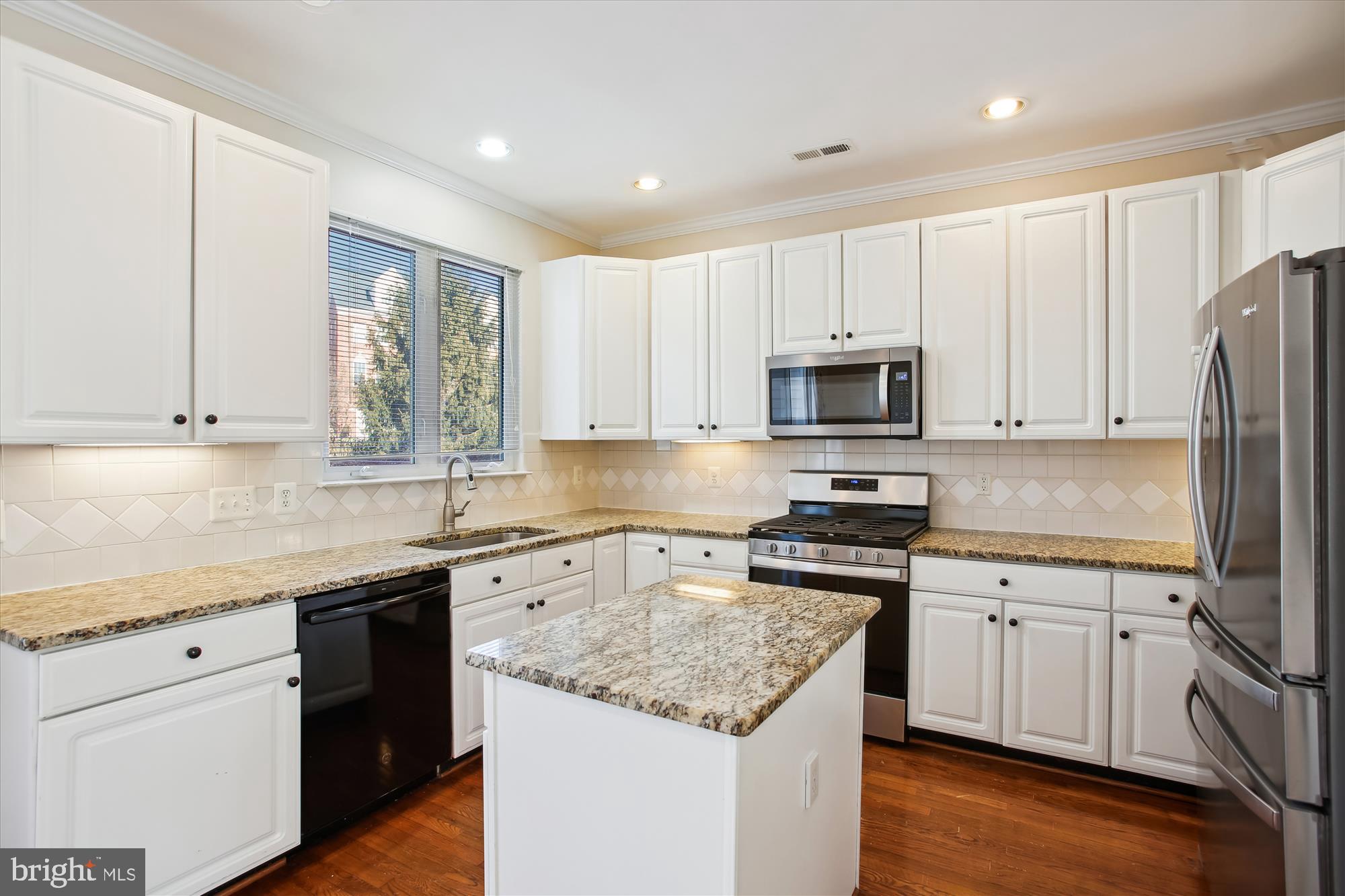 5104 BALLYCASTLE CIR