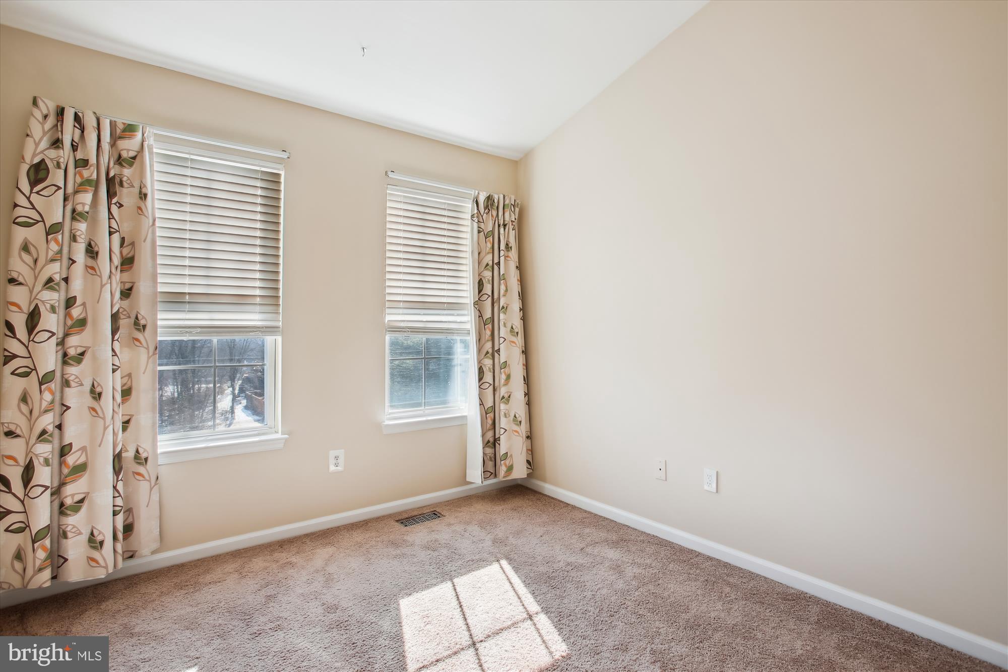 5104 BALLYCASTLE CIR