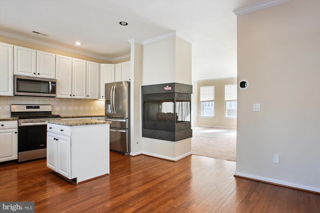 5104 BALLYCASTLE CIR