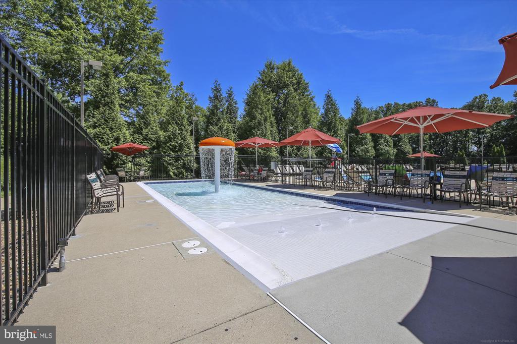 5104 BALLYCASTLE CIR