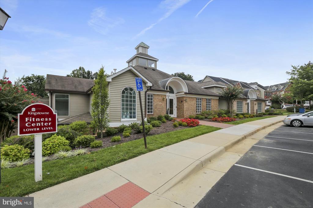 5104 BALLYCASTLE CIR