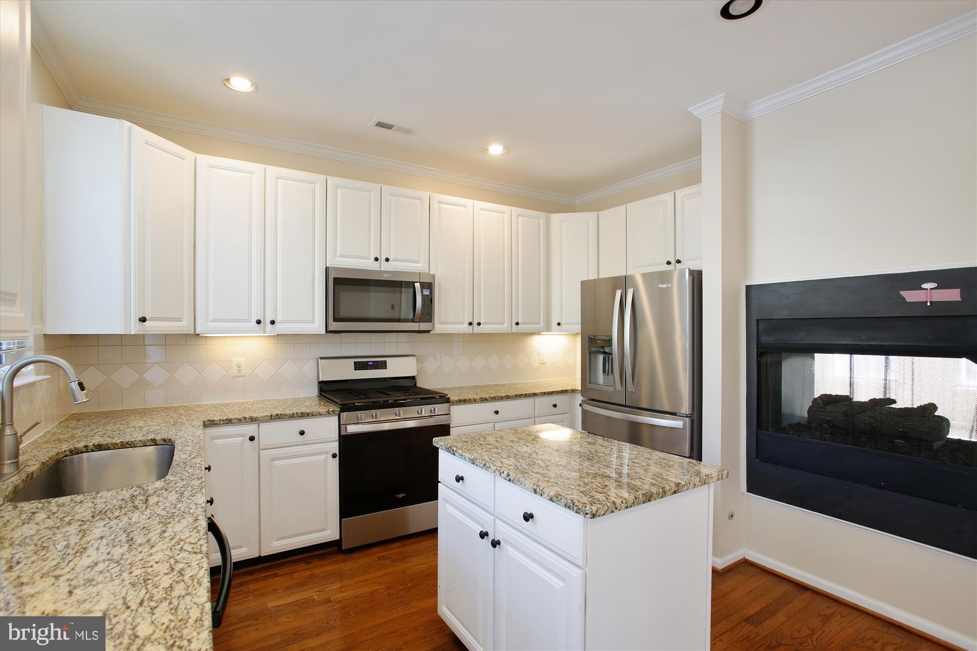 5104 BALLYCASTLE CIR