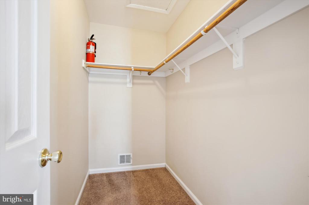 5104 BALLYCASTLE CIR