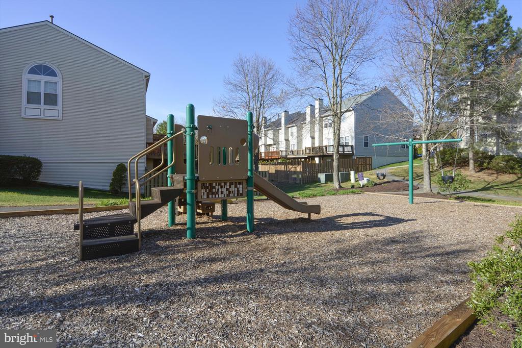 5104 BALLYCASTLE CIR