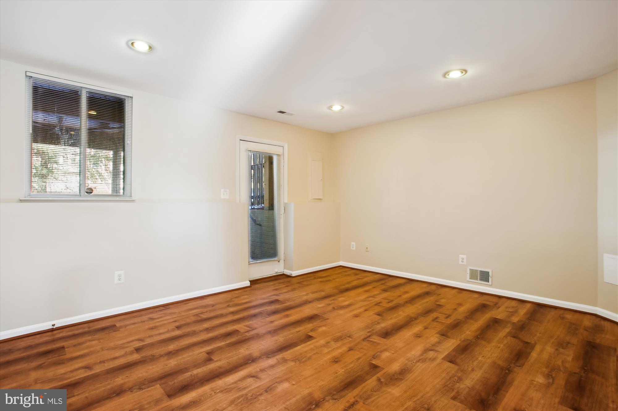 5104 BALLYCASTLE CIR