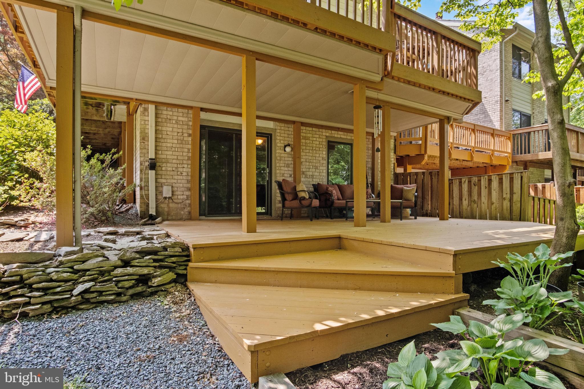 2037 SWANS NECK WAY
