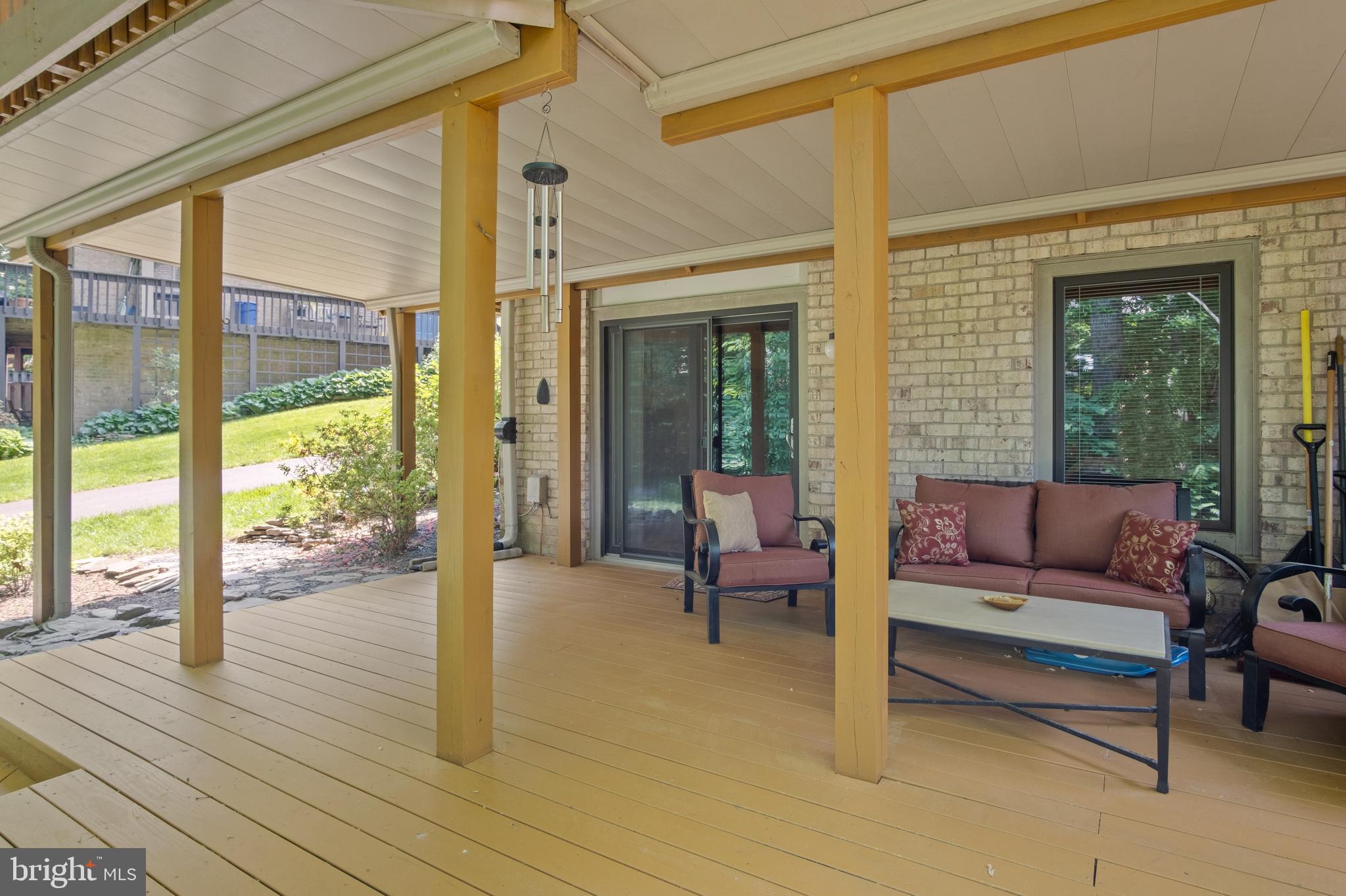2037 SWANS NECK WAY