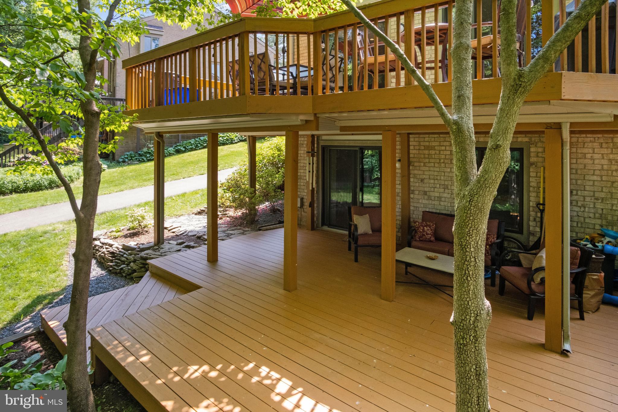 2037 SWANS NECK WAY