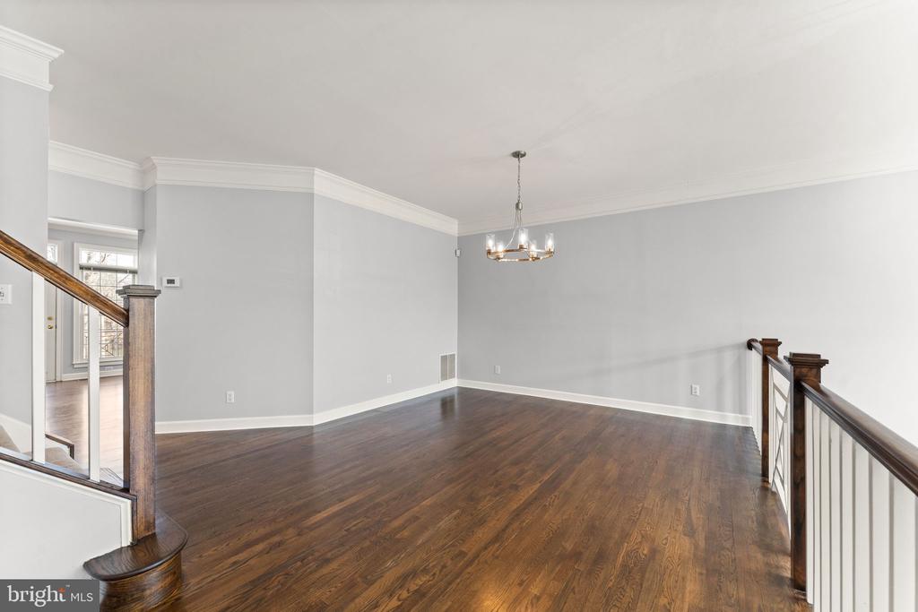 12831 DOGWOOD HILLS LN