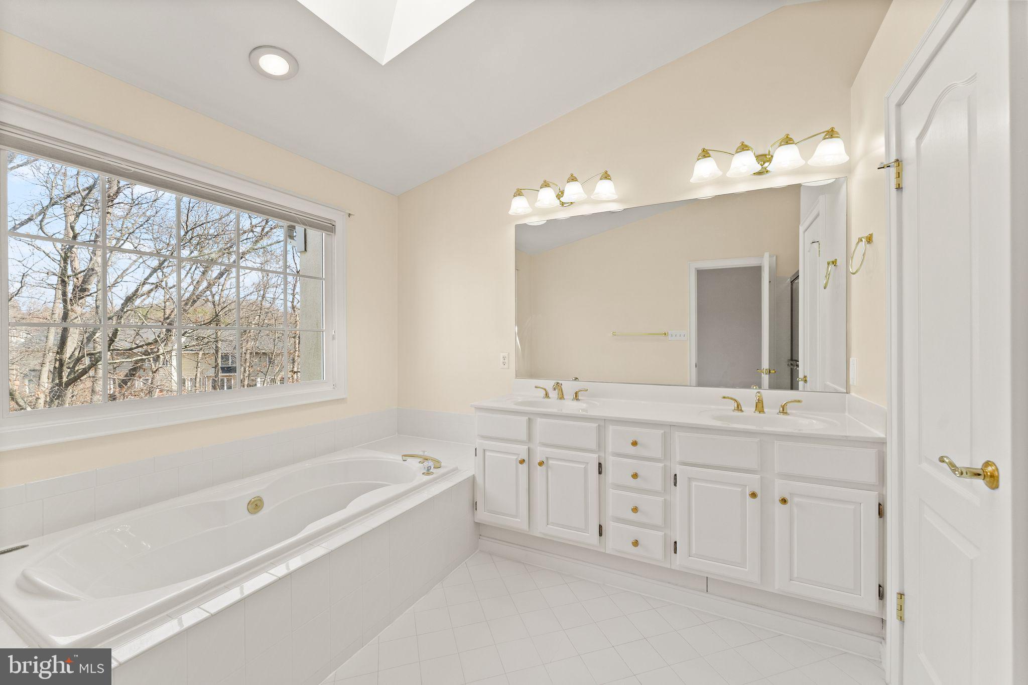 12831 DOGWOOD HILLS LN