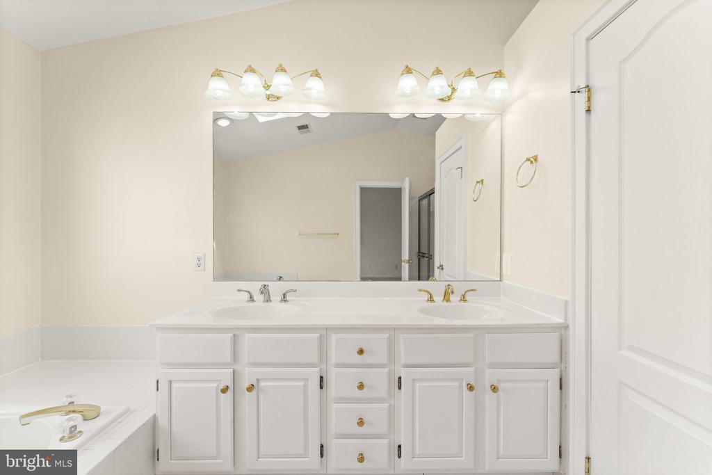 12831 DOGWOOD HILLS LN