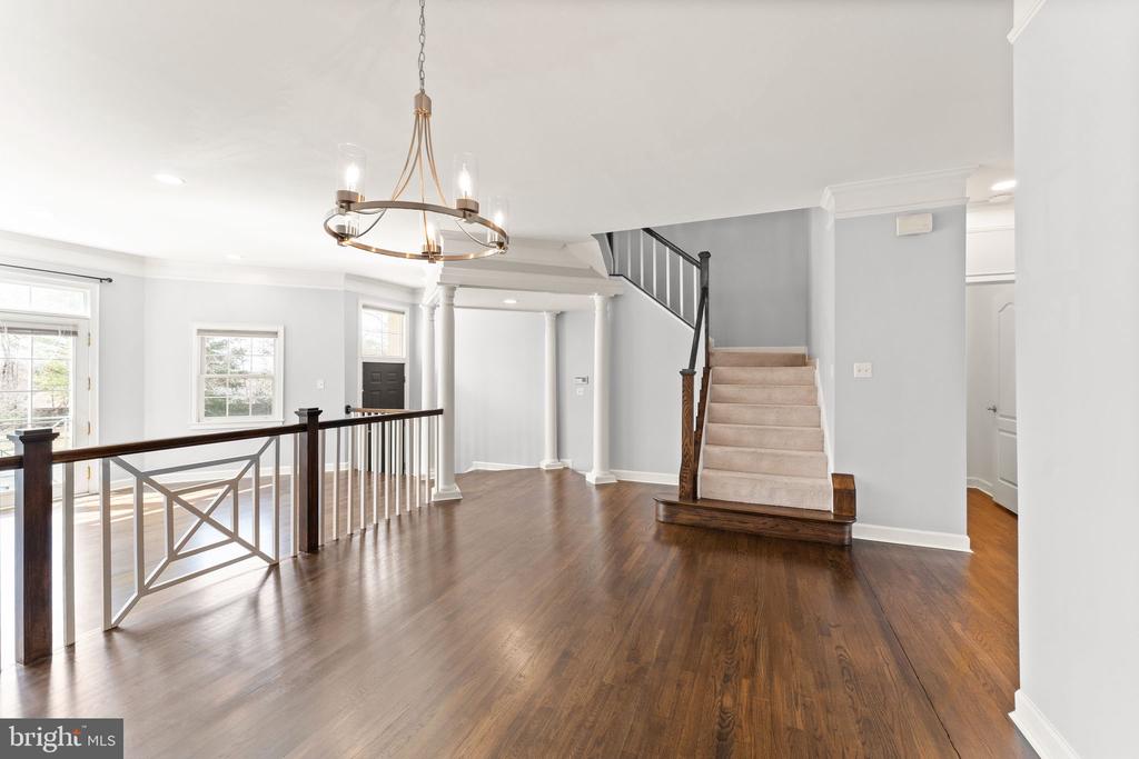 12831 DOGWOOD HILLS LN