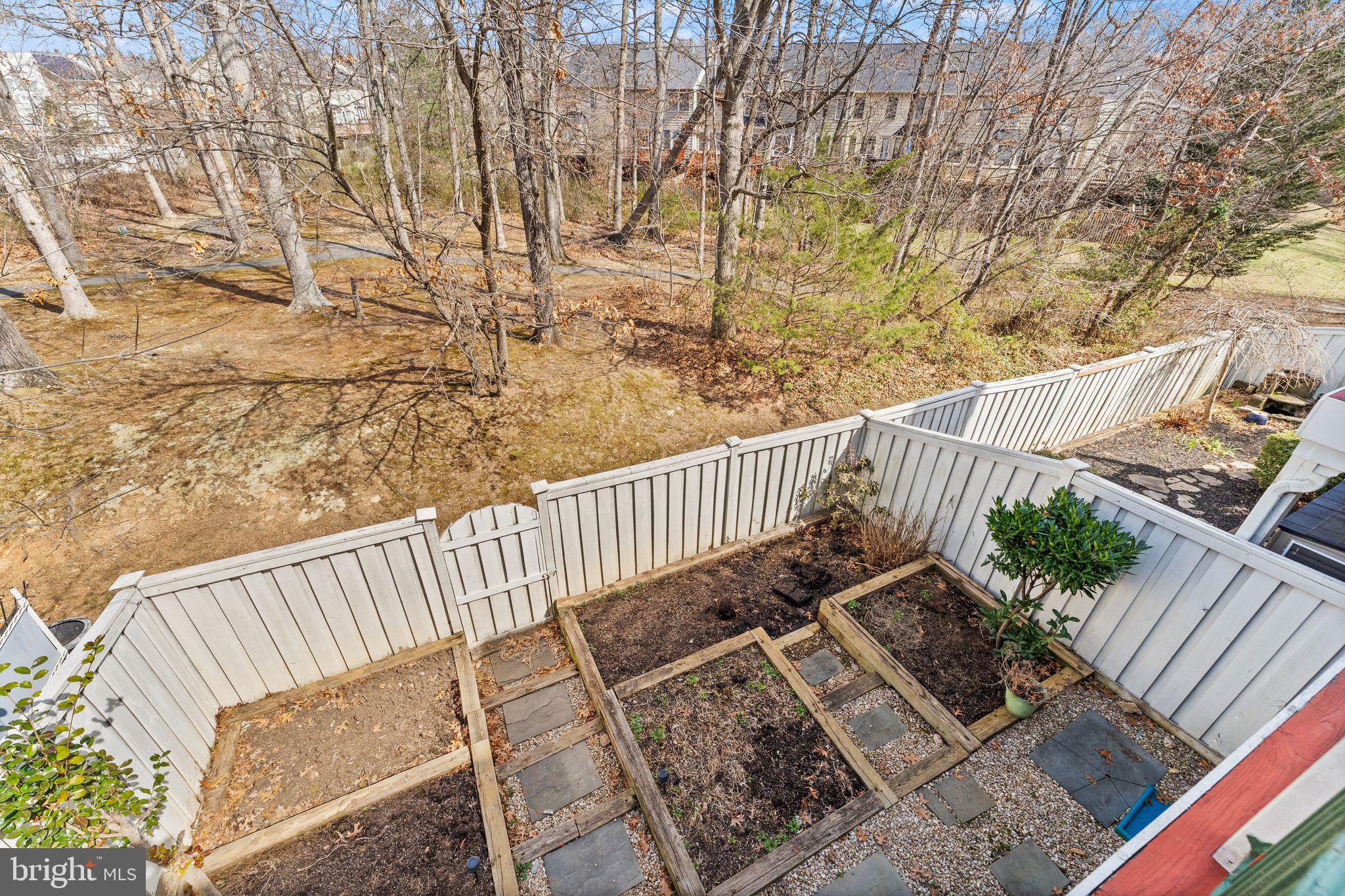 12831 DOGWOOD HILLS LN