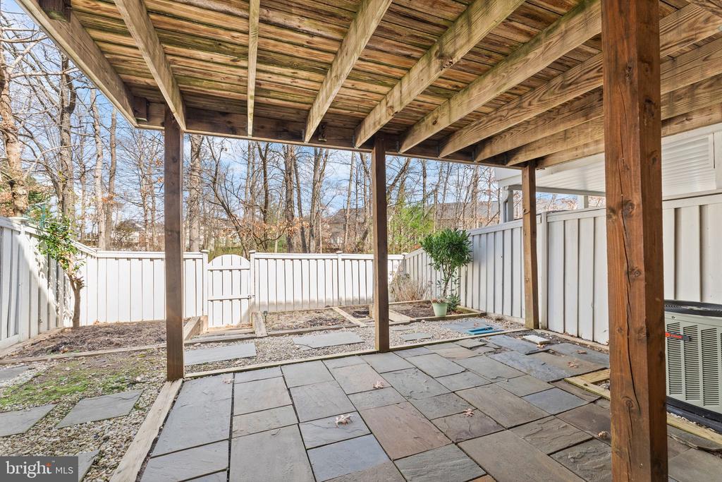 12831 DOGWOOD HILLS LN