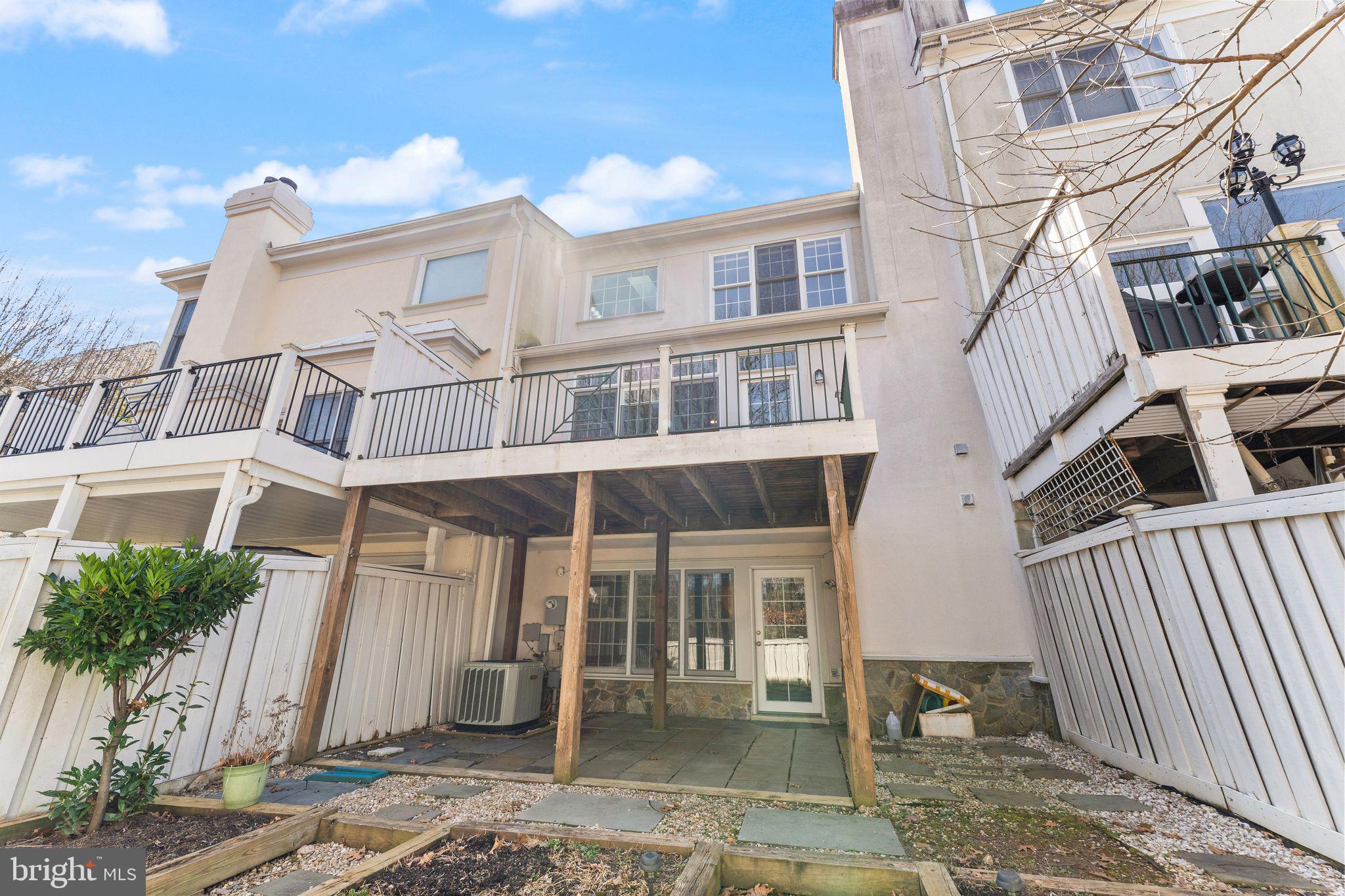 12831 DOGWOOD HILLS LN