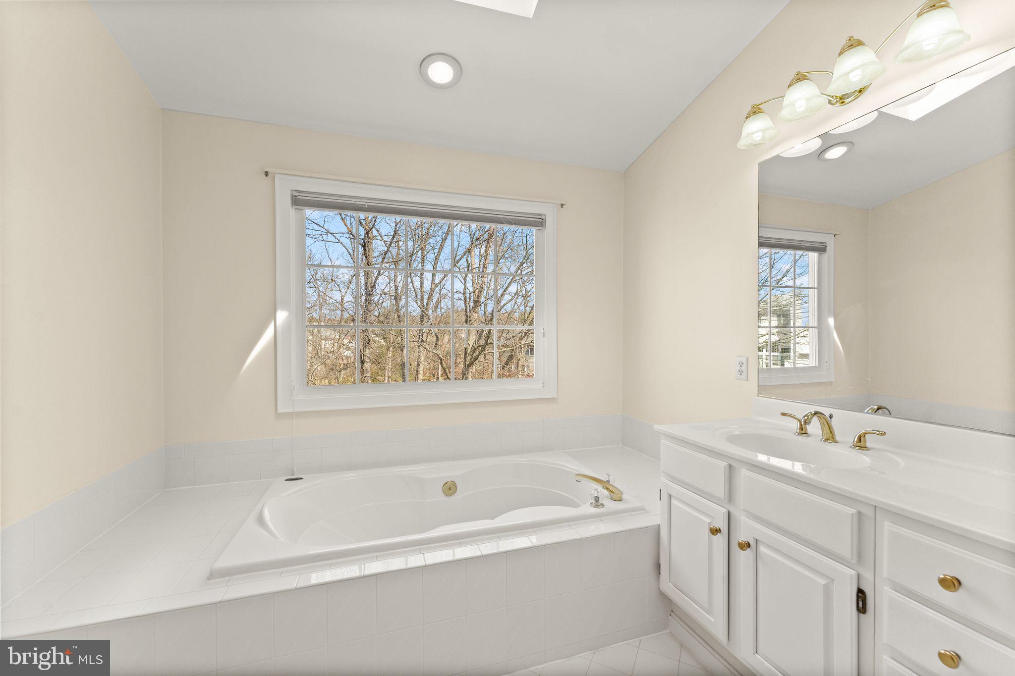 12831 DOGWOOD HILLS LN