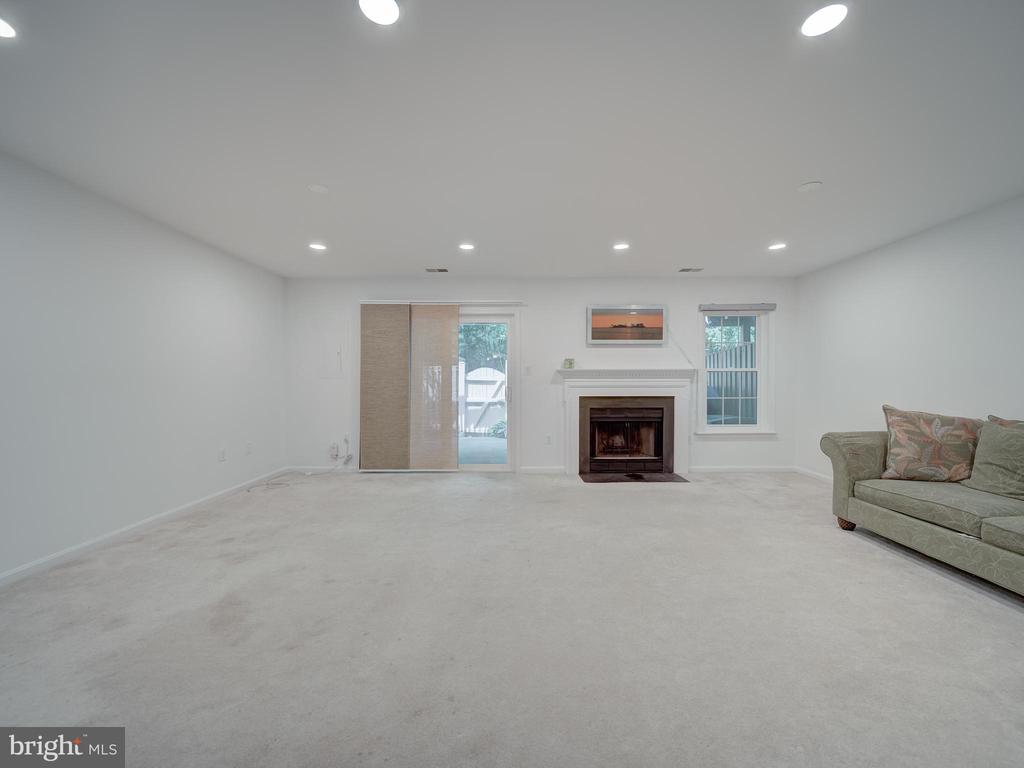 3006 FALLSWOOD GLEN CT