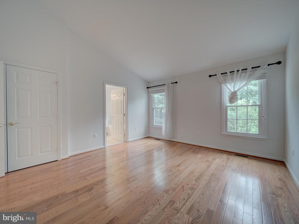 3006 FALLSWOOD GLEN CT