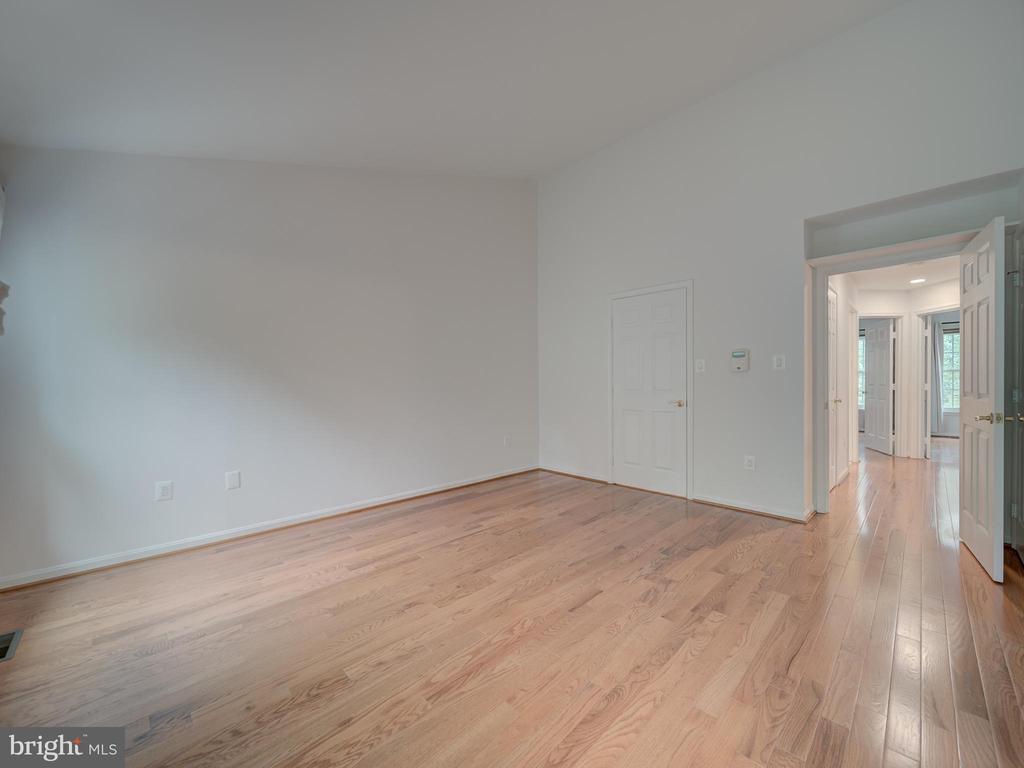 3006 FALLSWOOD GLEN CT