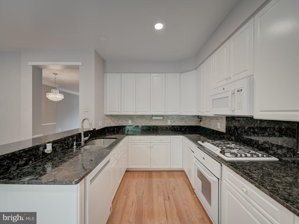 3006 FALLSWOOD GLEN CT