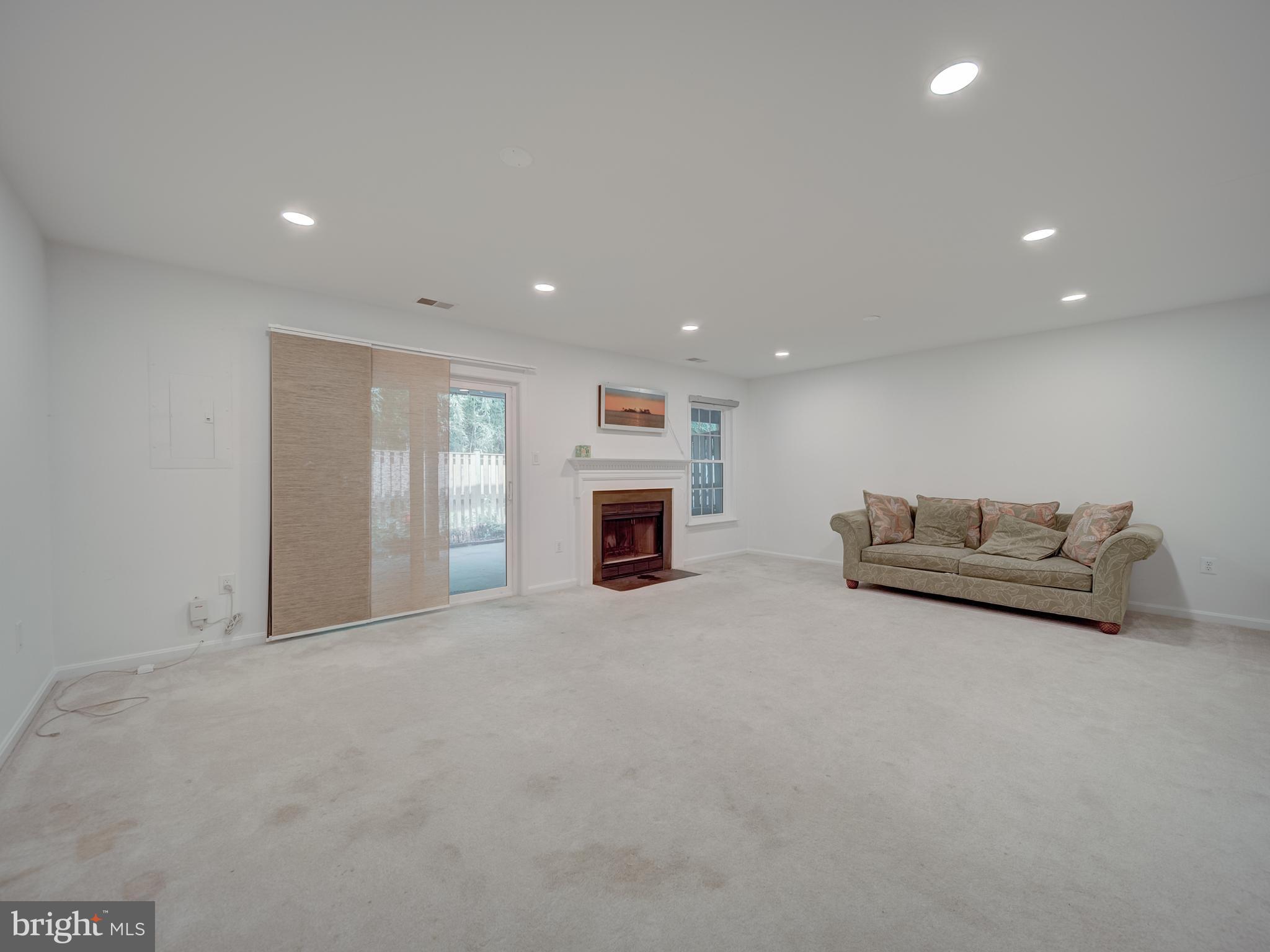 3006 FALLSWOOD GLEN CT