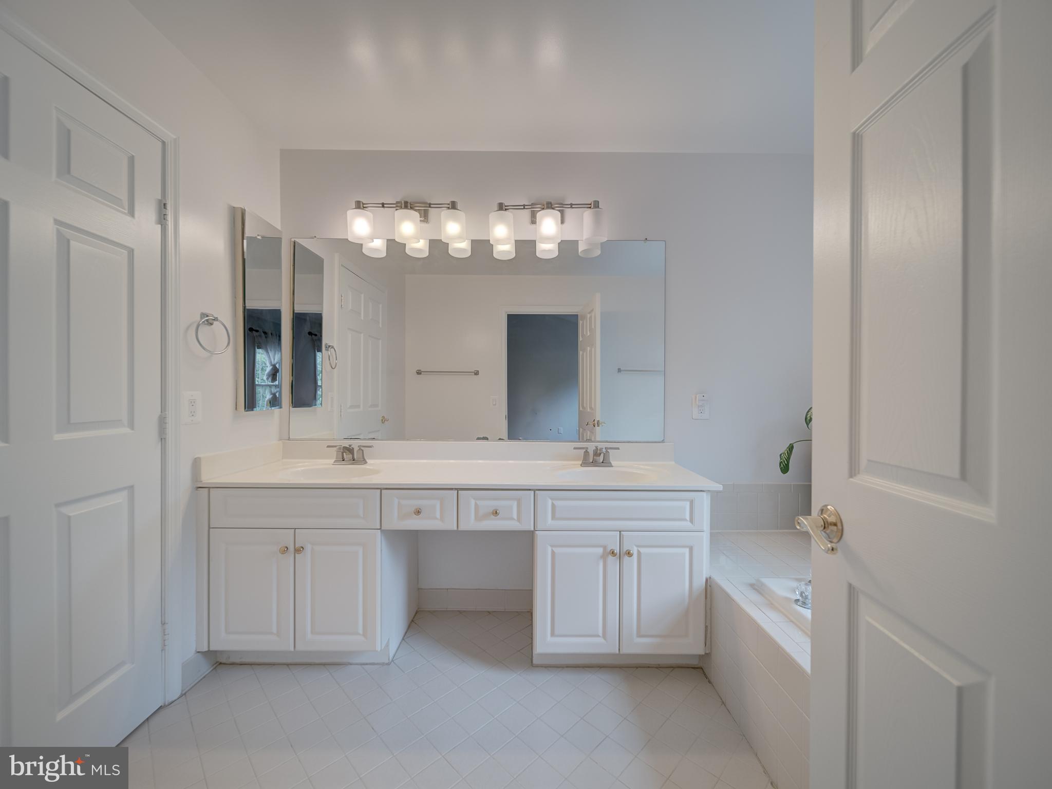 3006 FALLSWOOD GLEN CT