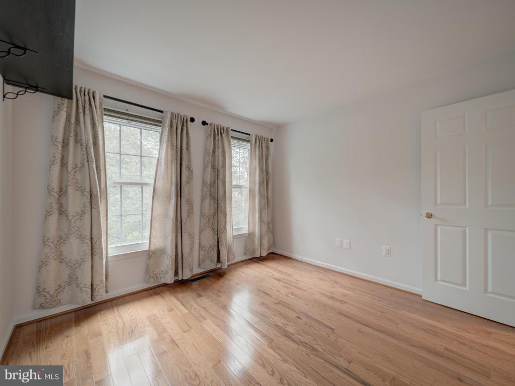 3006 FALLSWOOD GLEN CT