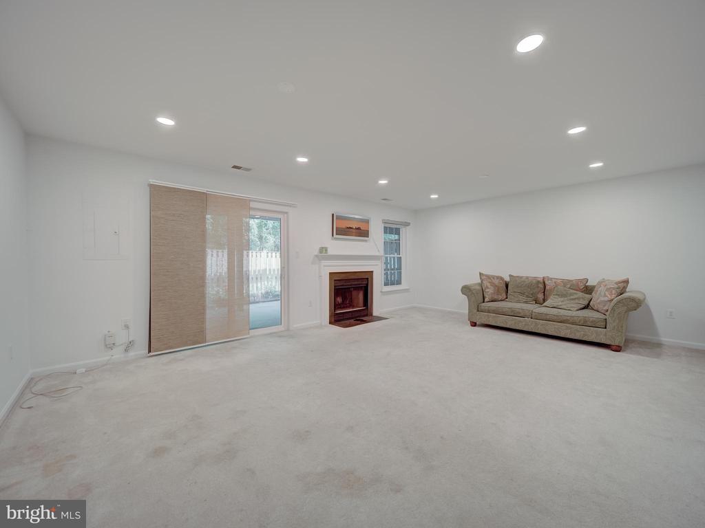 3006 FALLSWOOD GLEN CT
