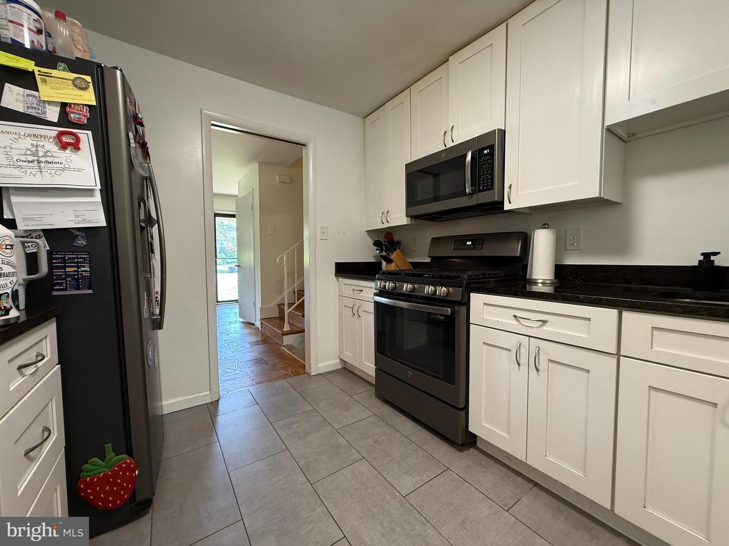 1105 SHARON CT