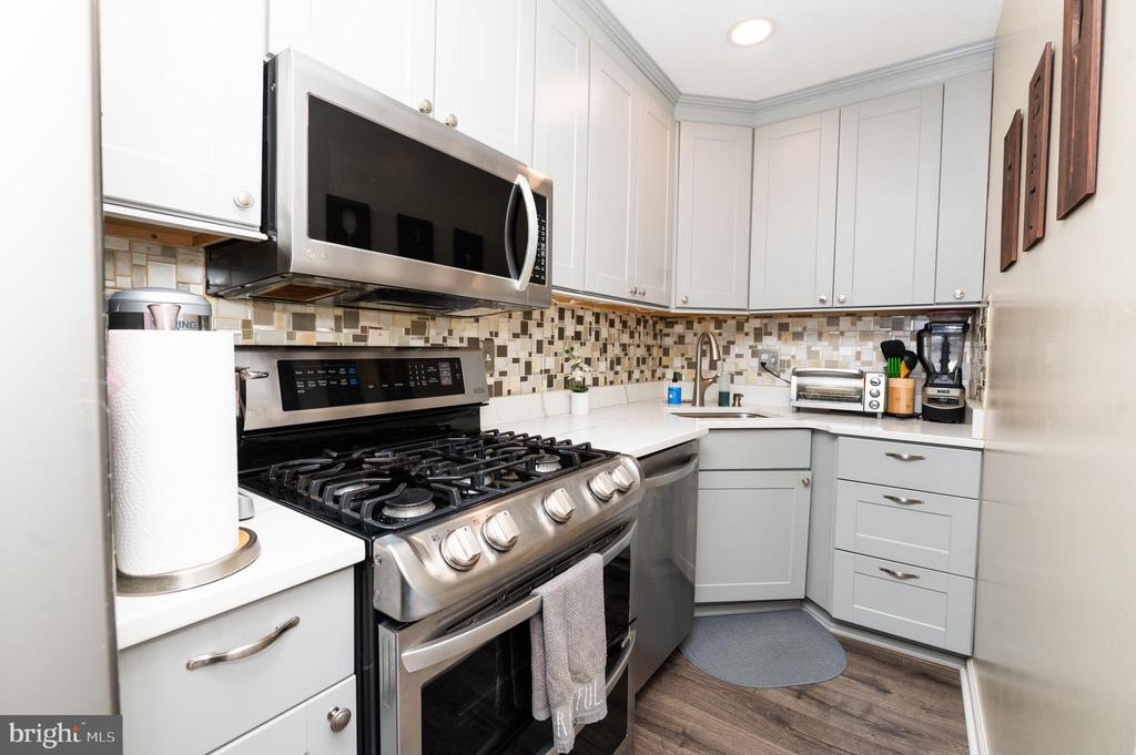 208 PARK TERRACE CT SE #53