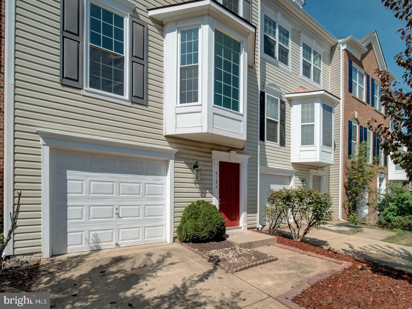 5186 FIERY DAWN COURT