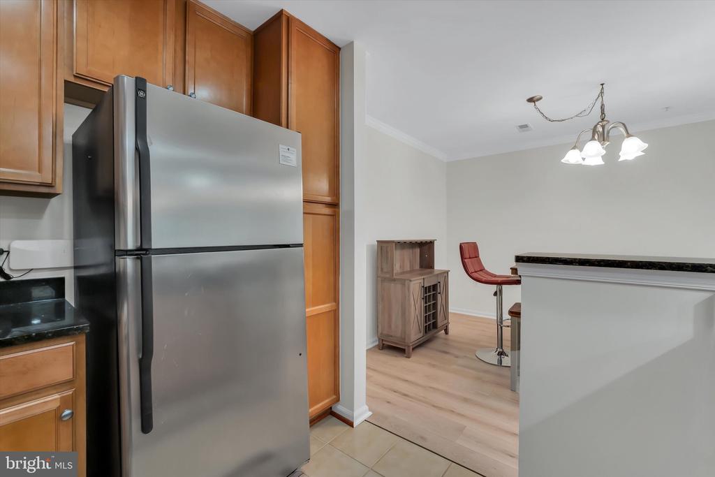 1516 N POINT DRIVE Unit: 0001