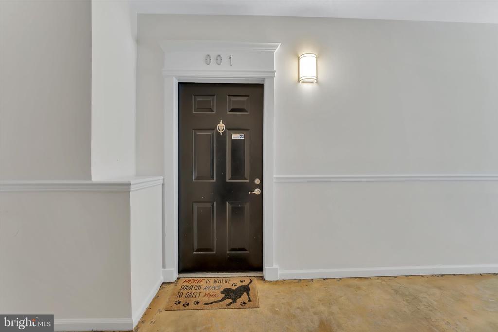 1516 N POINT DRIVE Unit: 0001