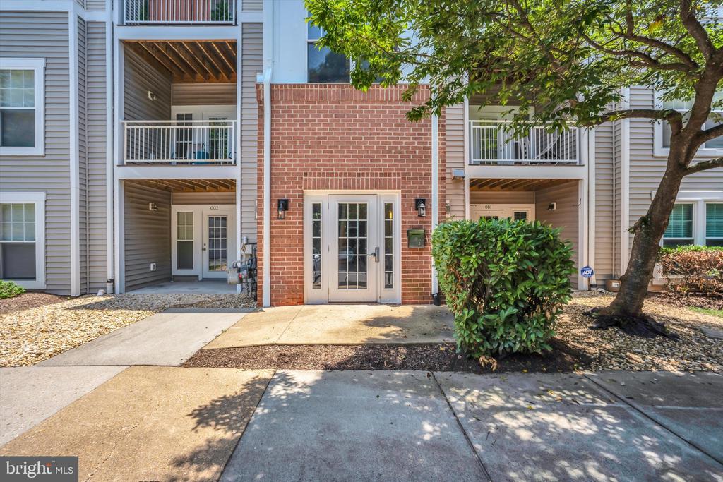 1516 N POINT DRIVE Unit: 0001