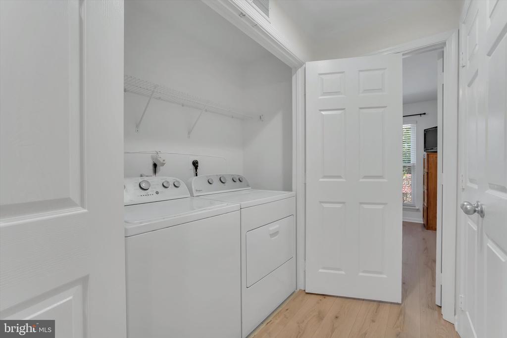 1516 N POINT DRIVE Unit: 0001