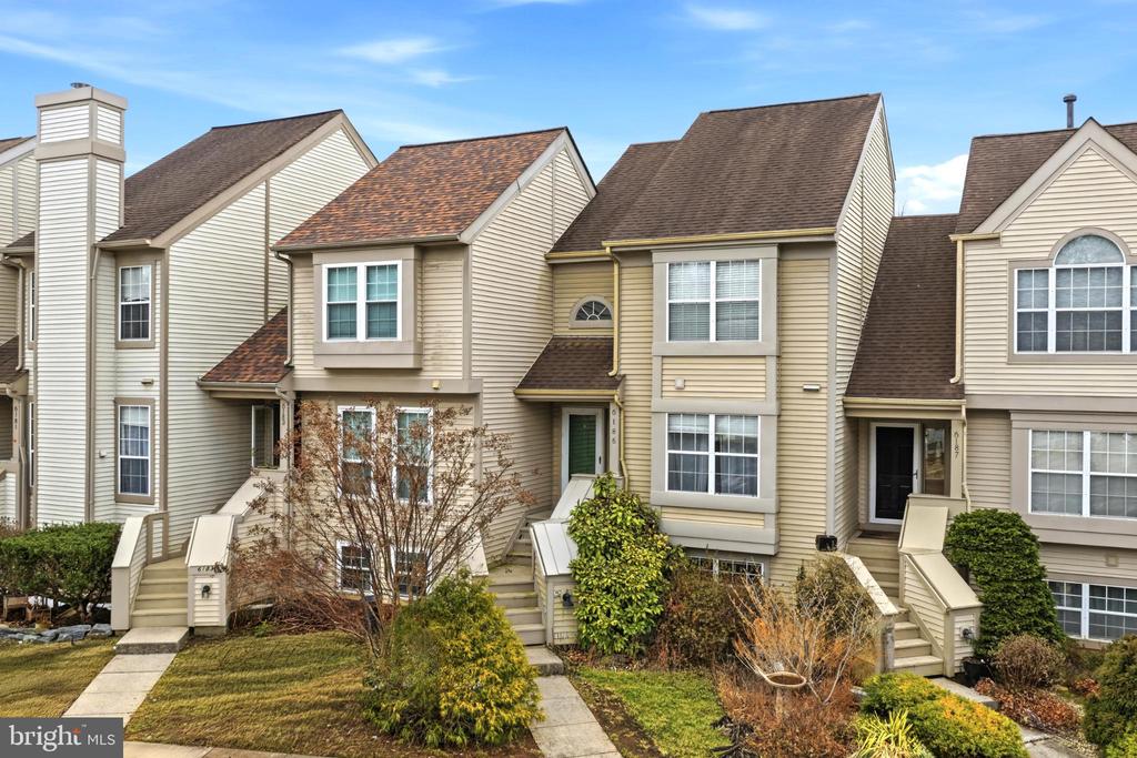 6185 STONEPATH CIRCLE