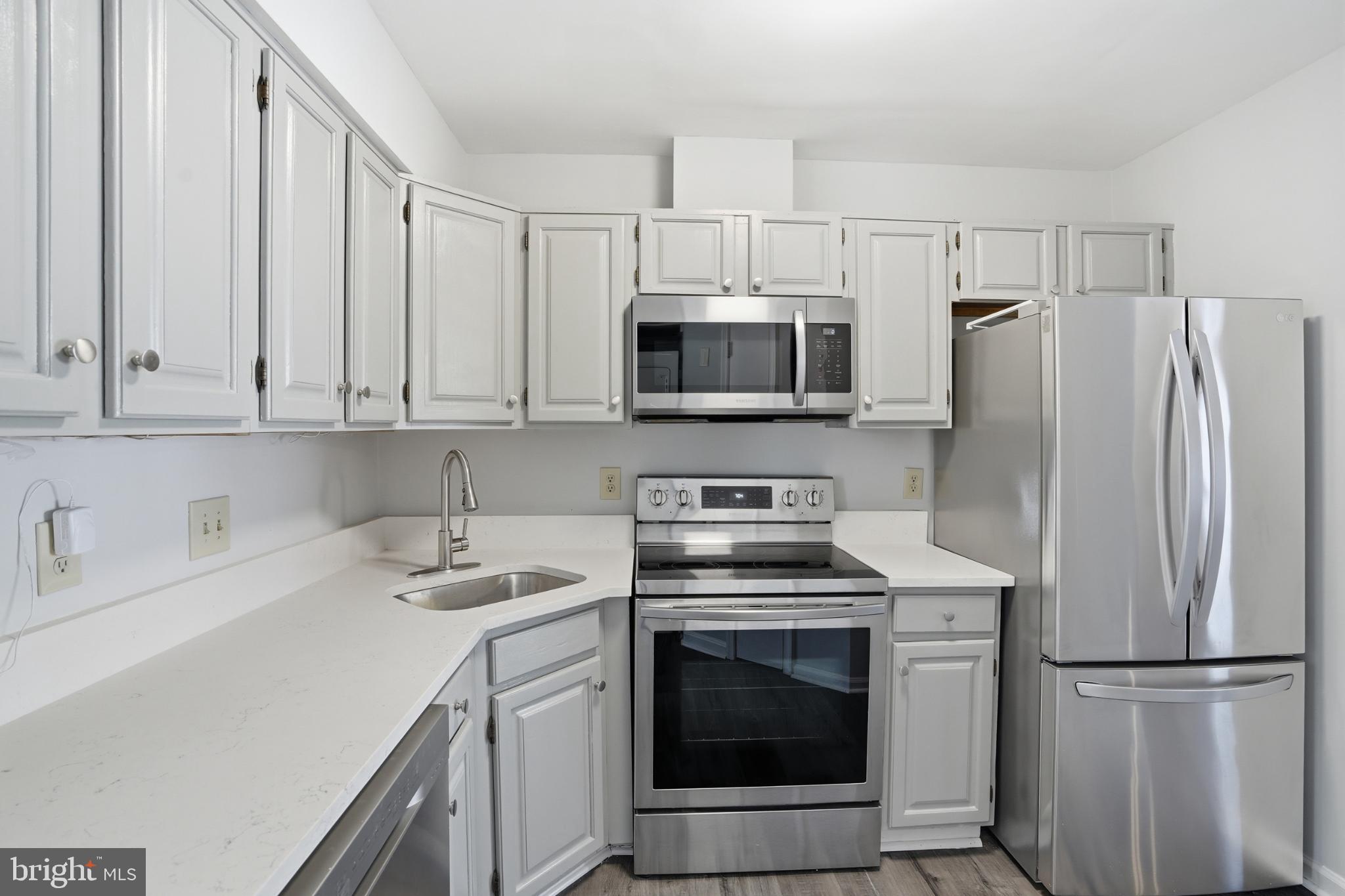 6185 STONEPATH CIRCLE