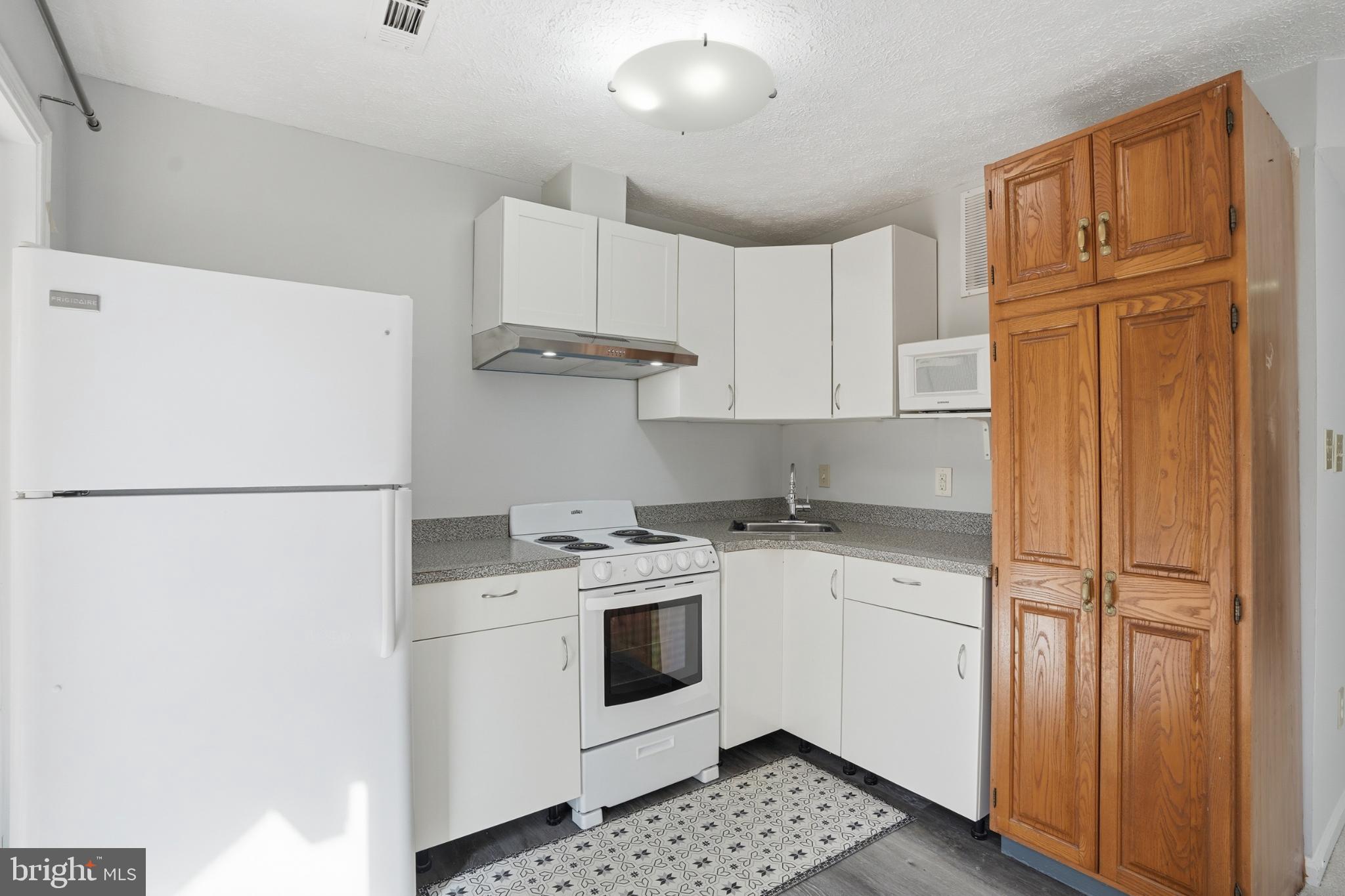 6185 STONEPATH CIRCLE