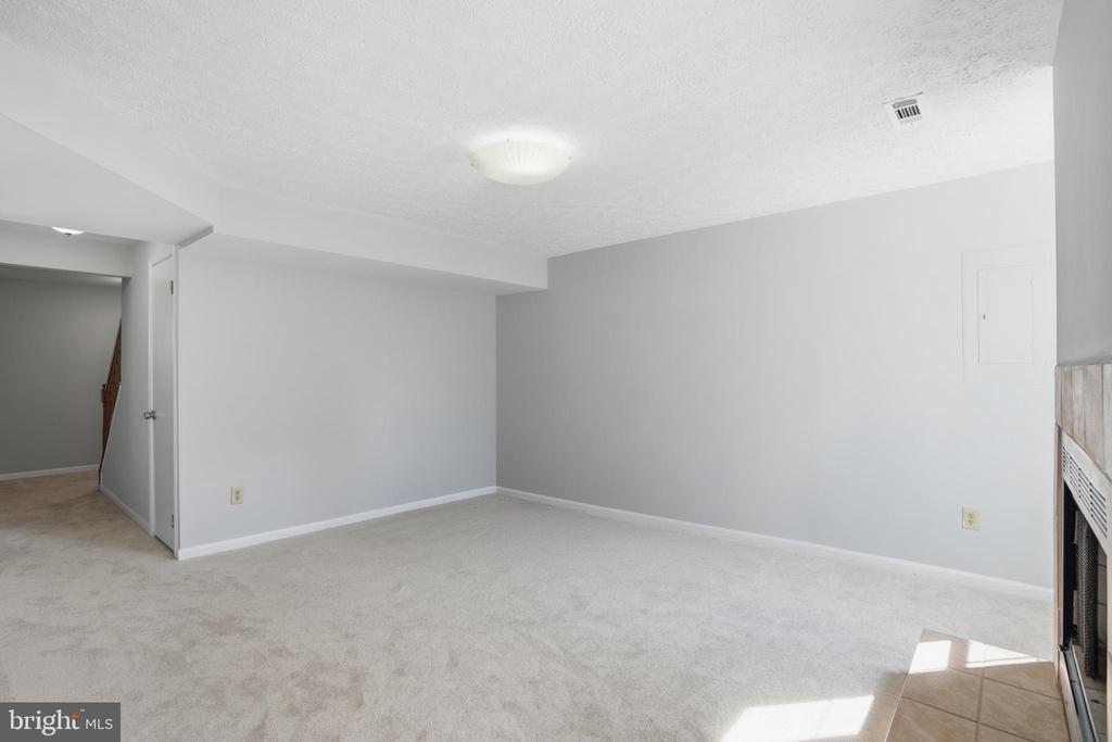 6185 STONEPATH CIRCLE