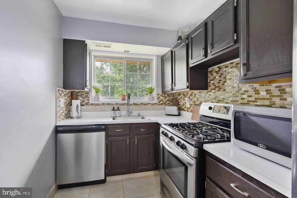 5605 FRANCONIA ROAD 301