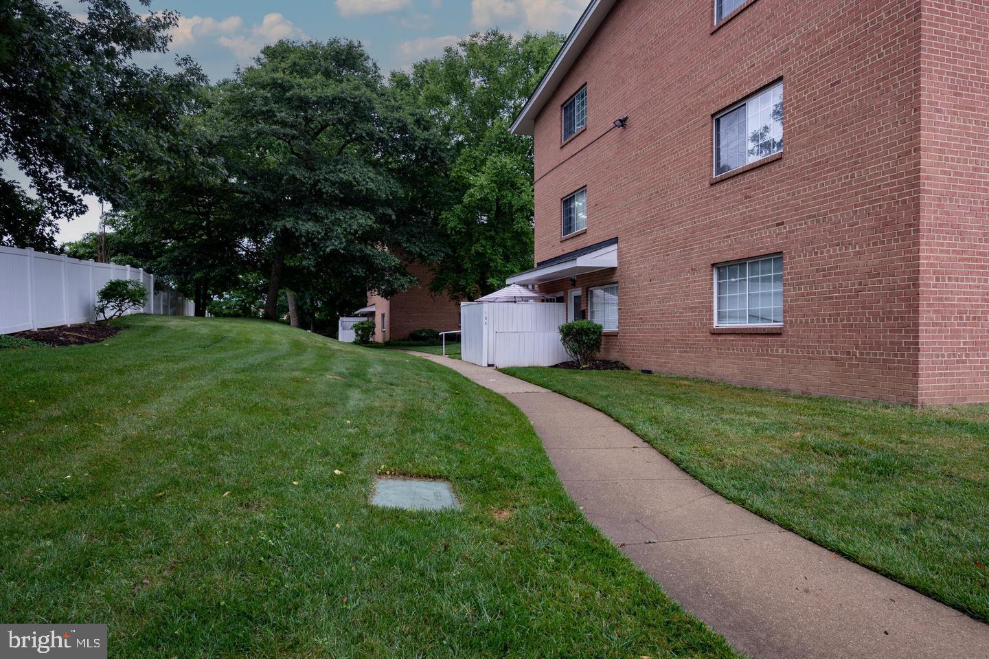 5605 FRANCONIA ROAD 301