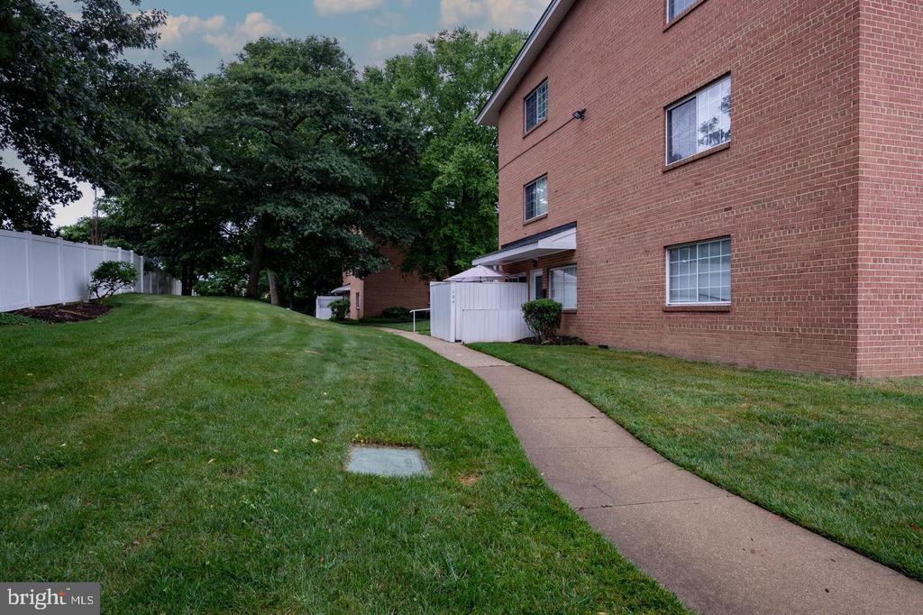 5605 FRANCONIA ROAD 301