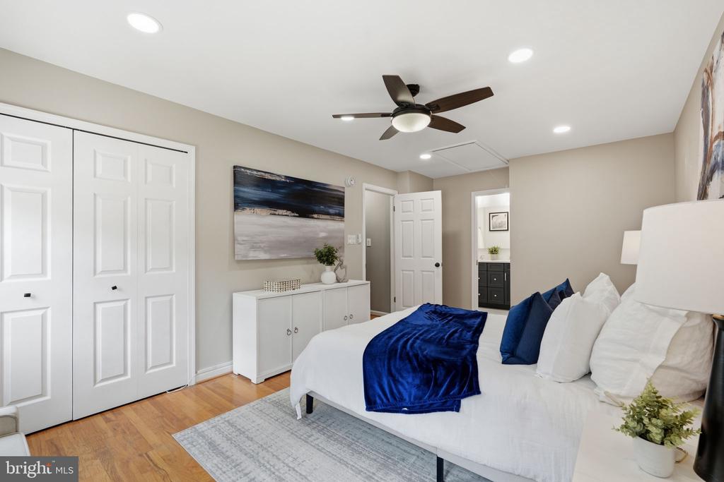 9514 WALLINGFORD DRIVE