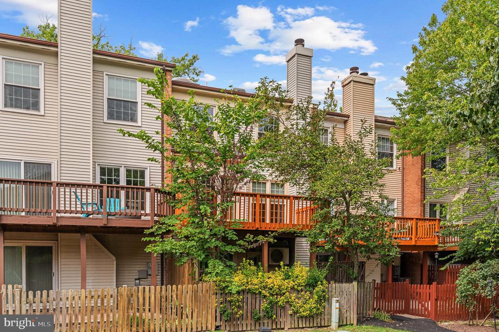 5828 APSLEY HOUSE COURT