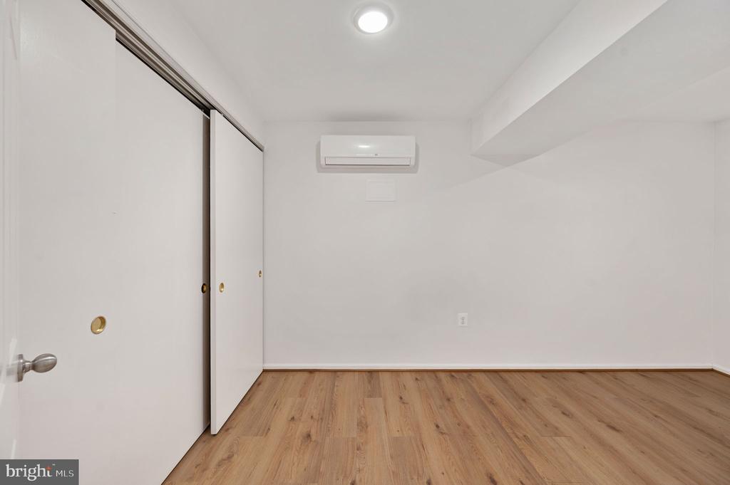 5828 APSLEY HOUSE COURT