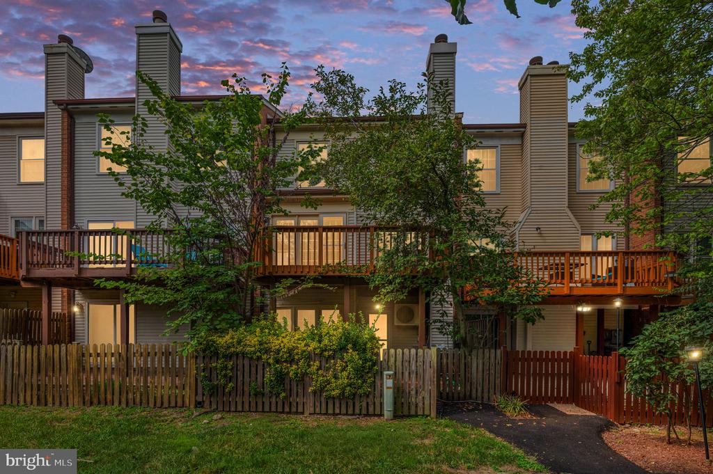 5828 APSLEY HOUSE COURT