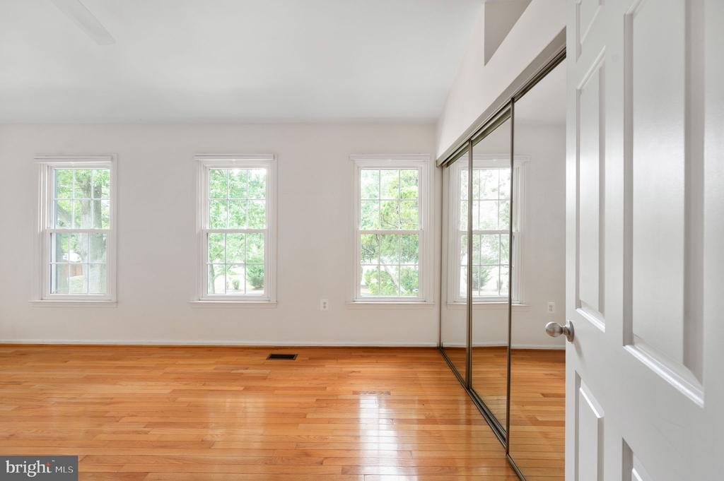 5828 APSLEY HOUSE COURT