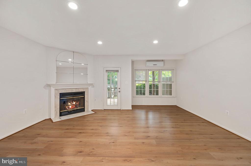 5828 APSLEY HOUSE COURT