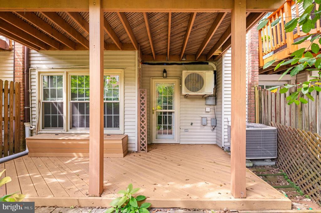 5828 APSLEY HOUSE COURT