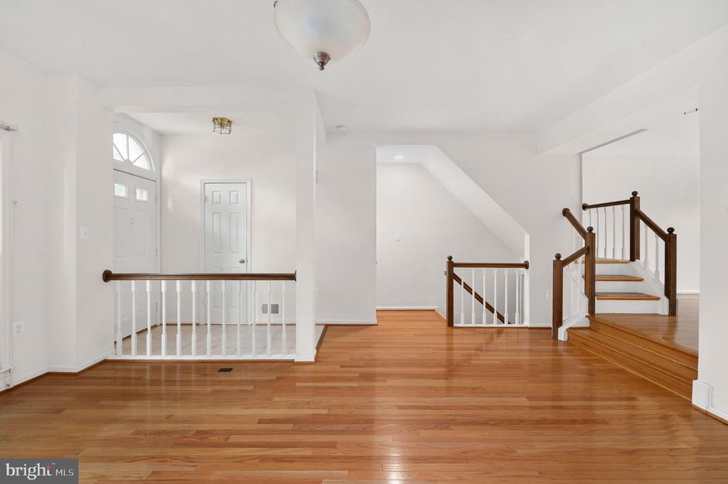 5828 APSLEY HOUSE COURT